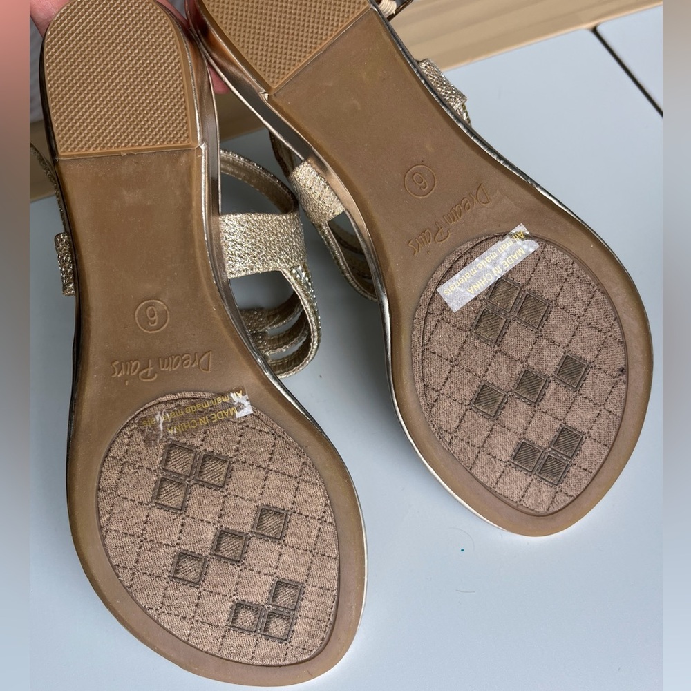 ✨2 for 10$✨ Women's Gold Sandals With Rhinestones - Size 6 - Picture 4 of 4